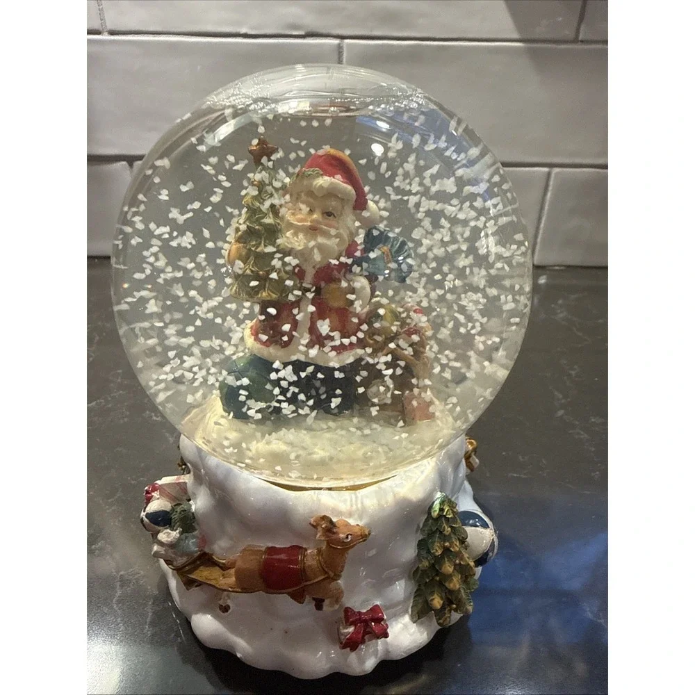 Santa Snow Globe Musical -